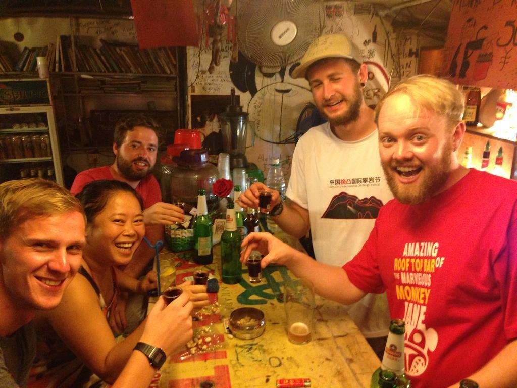 Monkey Jane'S Guesthouse Yangshuo Exterior photo